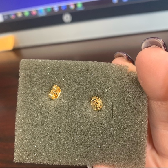 Avon pear shaped diamond atyle CZ pink  Stud Earrings NIB 1997 - Picture 5 of 6